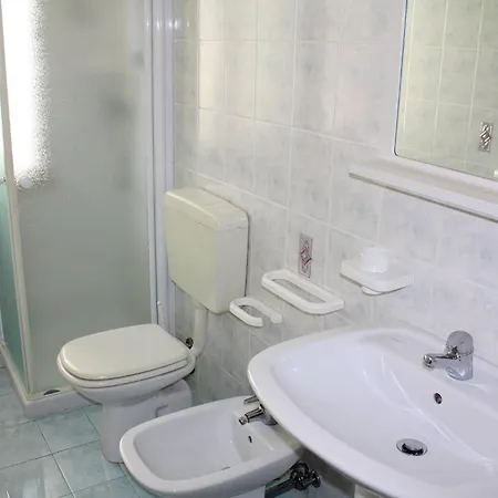 アパート Equipped Flat For A Comfortable リニャーノ・サッビアドーロ